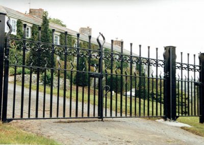 Entrance Gate with Side Panel